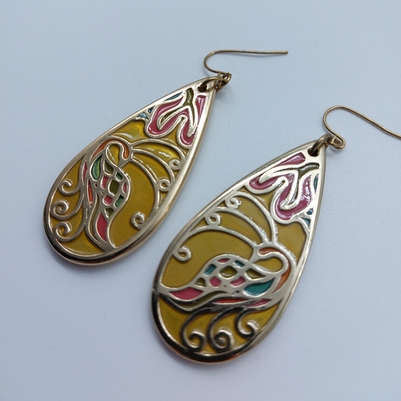 ⭐2 for $10⭐ Bird tear drop tropical earrings - Picture 2 of 3